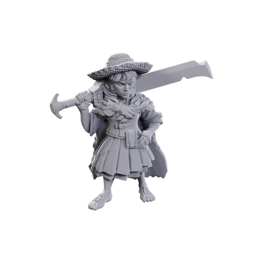 D&D Minis: PF Female Halfling Magus Low-Level